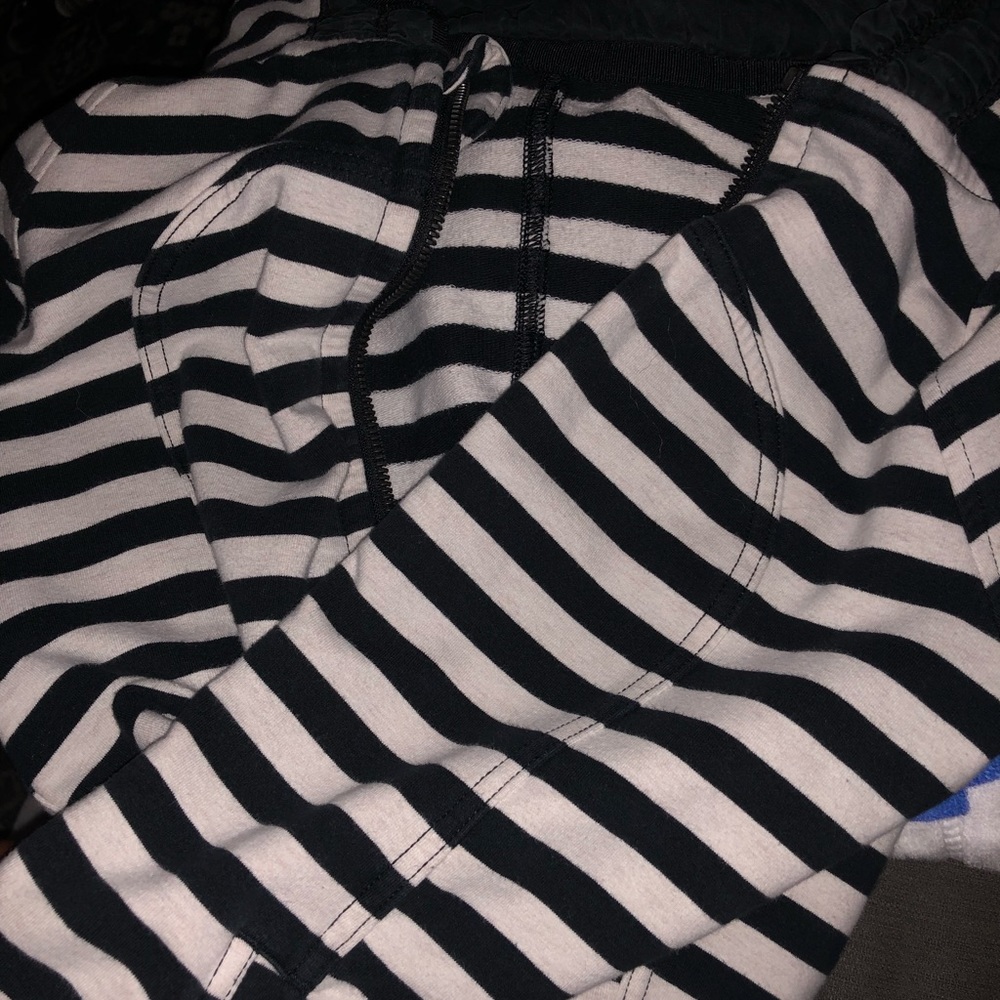 LIKE NEW black and white lulu jacket